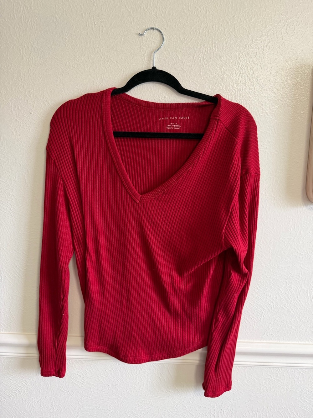 American Eagle Outfitters Women's Red Ribbed V-Neck Long Sleeve Tee